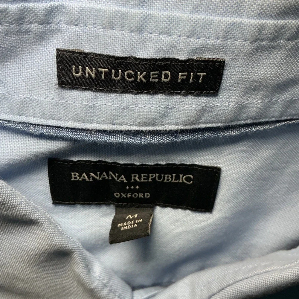 Banana Republic Untucked Fit Oxford Shirt Mens Medium Light Blue Long Sleeve